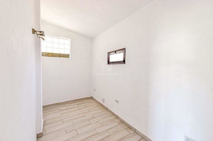 Image No.12-3 Bed Villa for sale