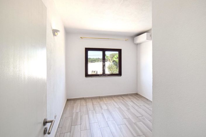 Image No.14-3 Bed Villa for sale