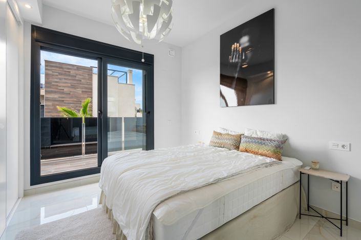 Image No.18-4 Bed Villa for sale