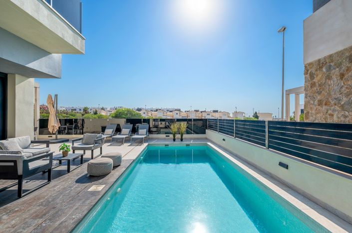 Image No.4-4 Bed Villa for sale