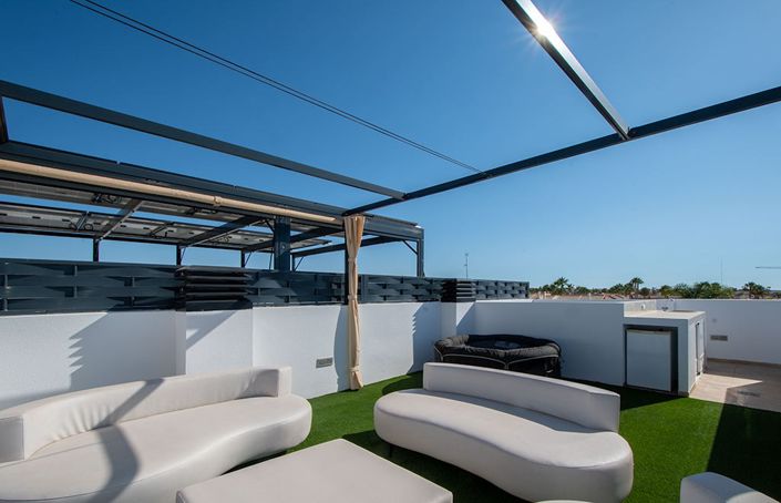 Image No.19-3 Bed Townhouse for sale