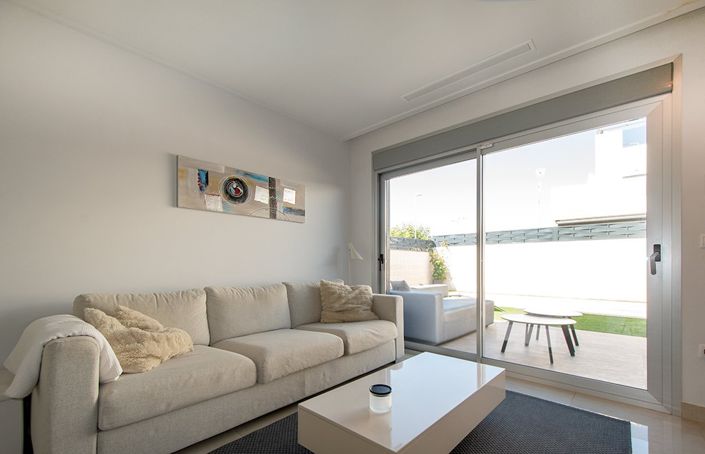 Image No.2-3 Bed Townhouse for sale