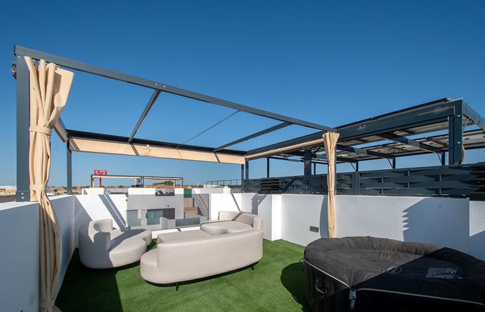 Image No.21-3 Bed Townhouse for sale