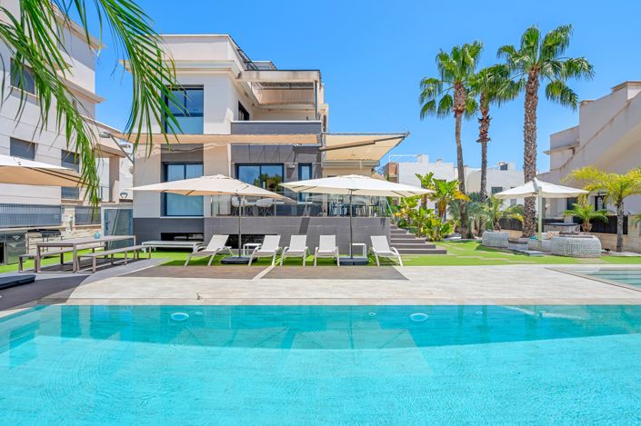 Image No.1-5 Bed Villa for sale