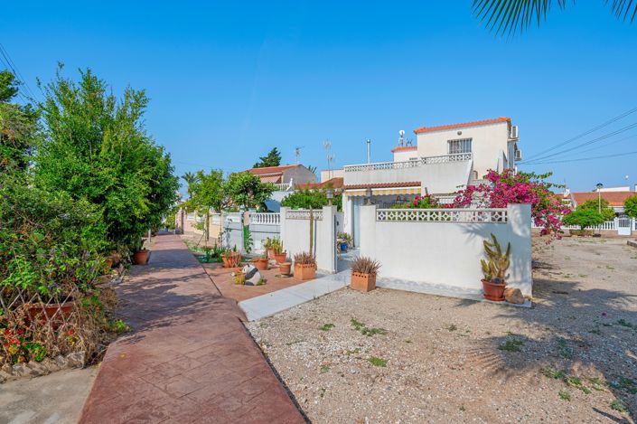 Image No.1-5 Bed Townhouse for sale