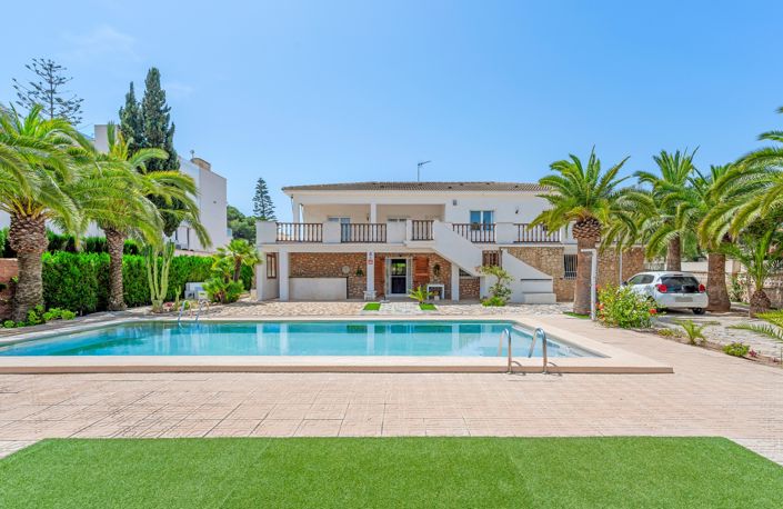 Image No.1-7 Bed Villa for sale