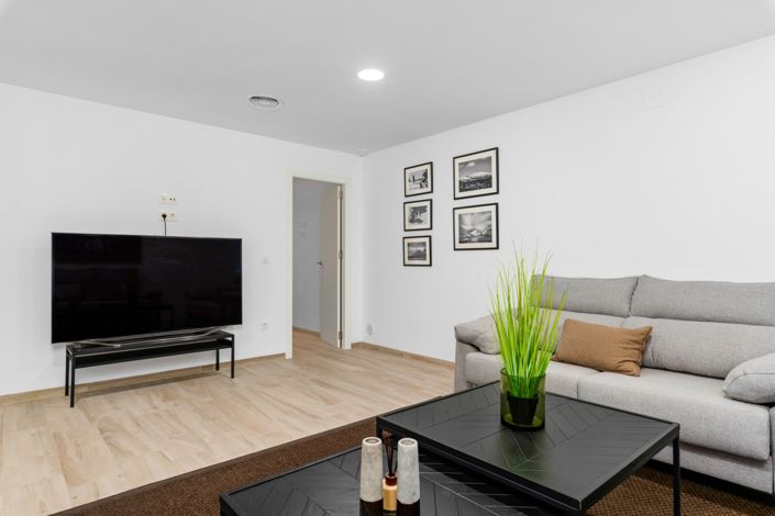 Image No.42-5 Bed Villa for sale