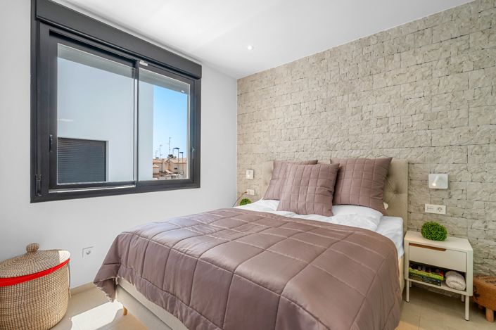 Image No.14-3 Bed Apartment for sale