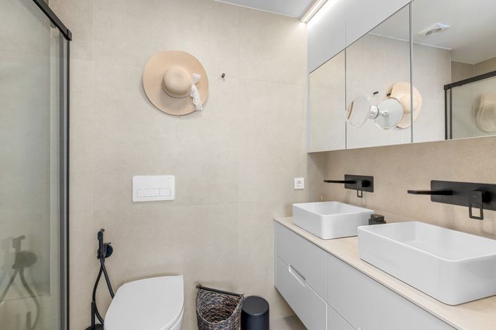 Image No.18-3 Bed Apartment for sale