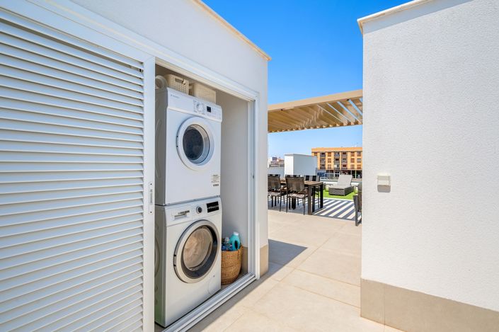 Image No.37-3 Bed Apartment for sale