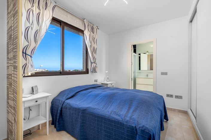 Image No.21-3 Bed Apartment for sale