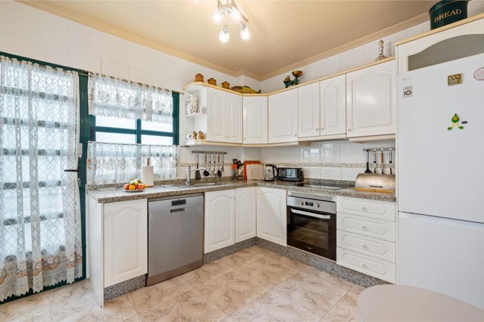 Image No.10-3 Bed Townhouse for sale