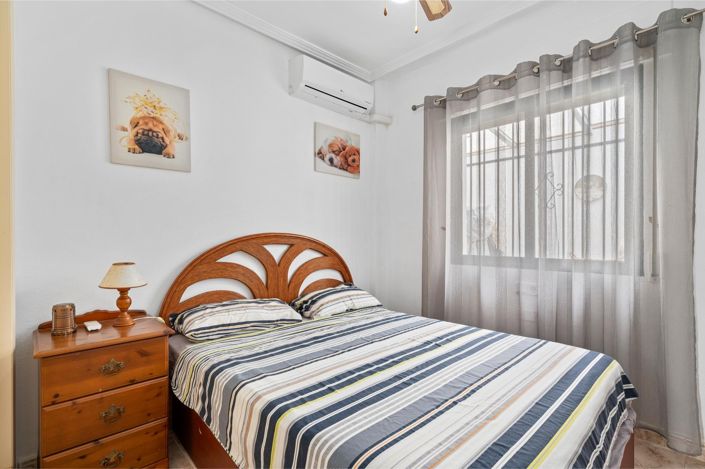 Image No.14-3 Bed Townhouse for sale