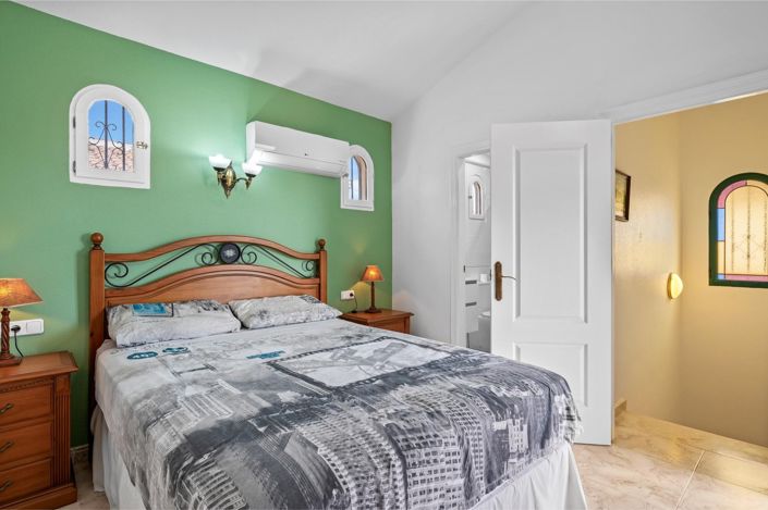 Image No.18-3 Bed Townhouse for sale