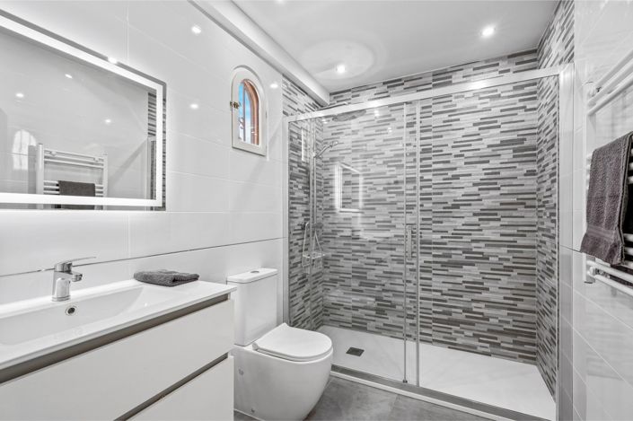 Image No.19-3 Bed Townhouse for sale