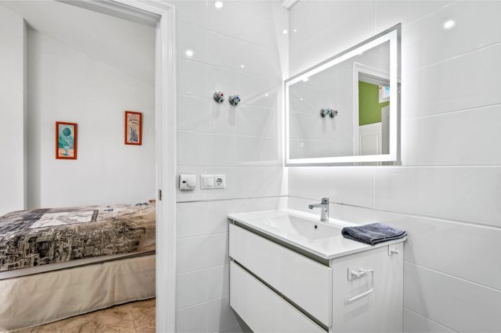 Image No.20-3 Bed Townhouse for sale