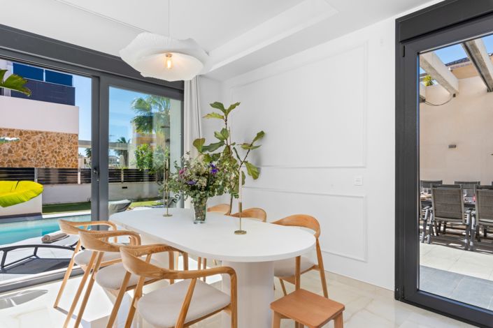 Image No.17-Villa de 4 chambres à vendre à Orihuela Costa