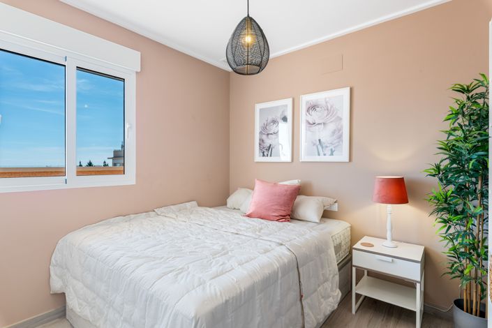 Image No.12-3 Bed Apartment for sale