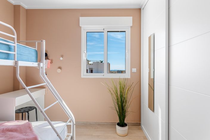 Image No.8-3 Bed Apartment for sale