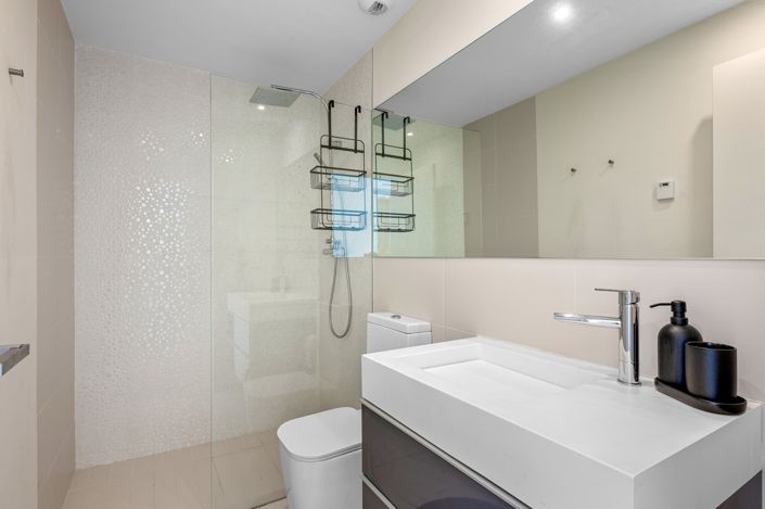 Image No.18-3 Bed Apartment for sale