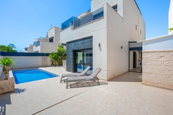 Image No.3-3 Bed Villa for sale