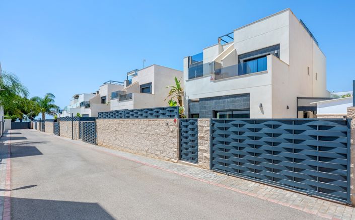 Image No.42-3 Bed Villa for sale