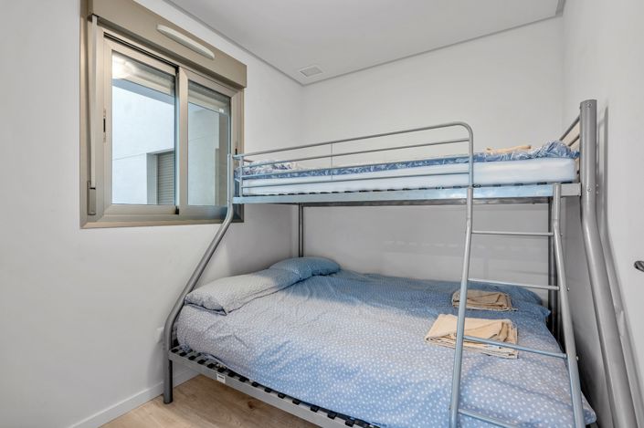 Image No.15-3 Bed Apartment for sale