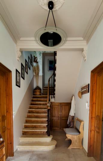 Image No.11-12 Bed Property for sale