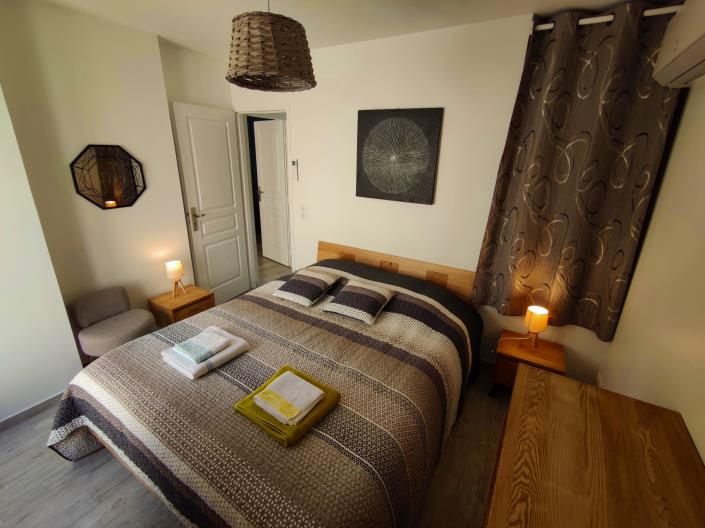 Image No.37-12 Bed Property for sale