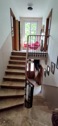 Image No.18-12 Bed Property for sale