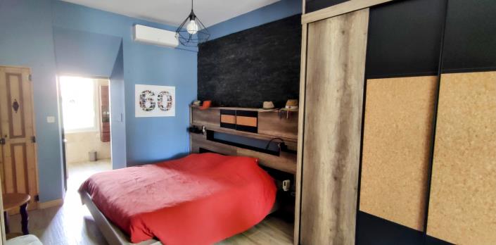 Image No.21-12 Bed Property for sale