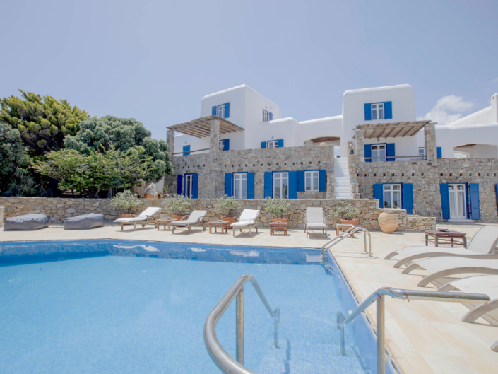 Image No.1-8 Bed Villa for sale