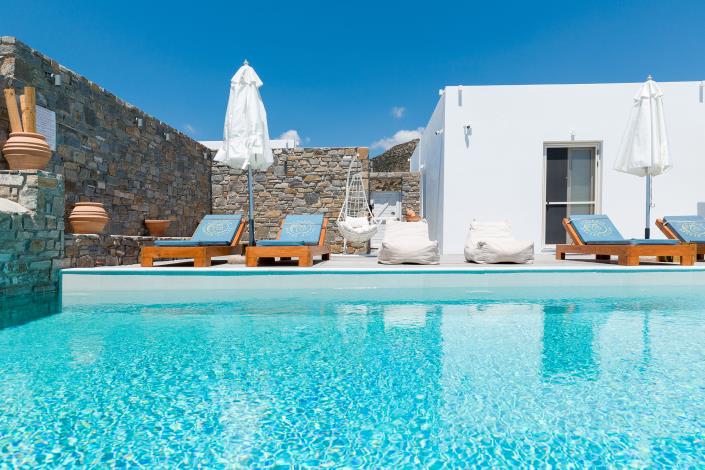 Image No.1-8 Bed Villa for sale