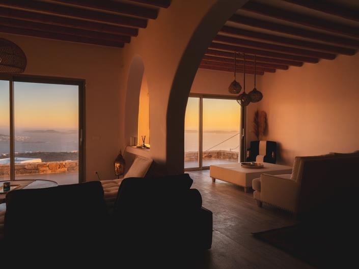 Image No.12-8 Bed Villa for sale