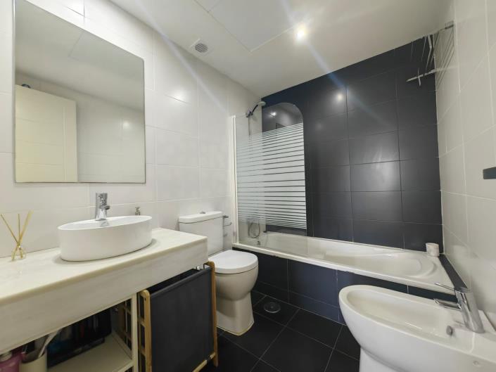 Image No.11-2 Bed Apartment for sale