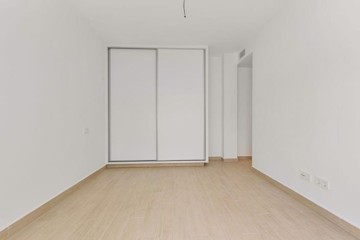 Image No.12-3 Bed Apartment for sale