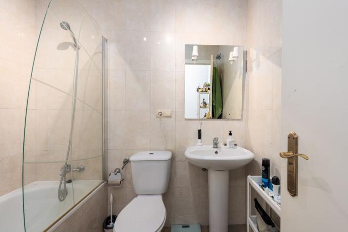 Image No.16-2 Bed Apartment for sale