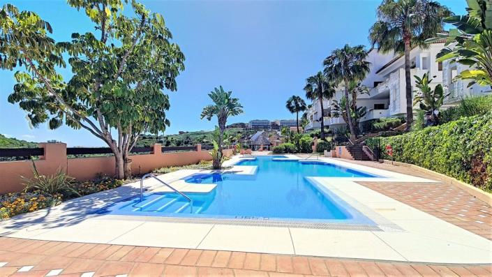 Image No.1-Appartement de 2 chambres à vendre à Estepona