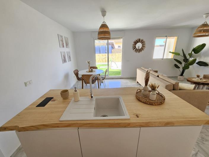 Image No.5-3 Bed Townhouse for sale