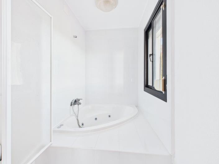 Image No.7-3 Bed Apartment for sale