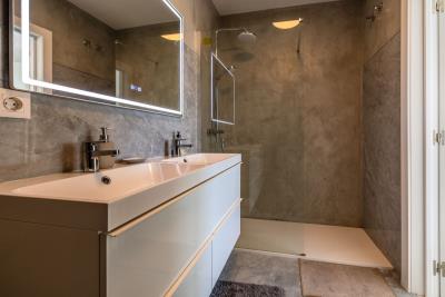 13-5fd73dea700db77384c091ca9818b1a9