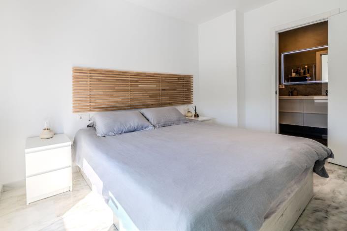 Image No.12-2 Bed Apartment for sale