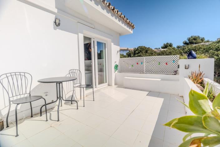 Image No.20-2 Bed Apartment for sale