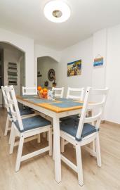 10-bb915d1cb19341576dcdc994b81ab9c5