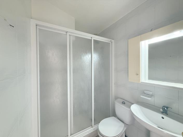 Image No.15-3 Bed Townhouse for sale