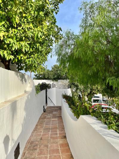 Image No.16-2 Bed Townhouse for sale