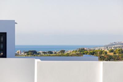 16-ec67b526875bf0124b6ce4328a754439