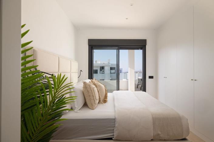 Image No.17-2 Bed Apartment for sale