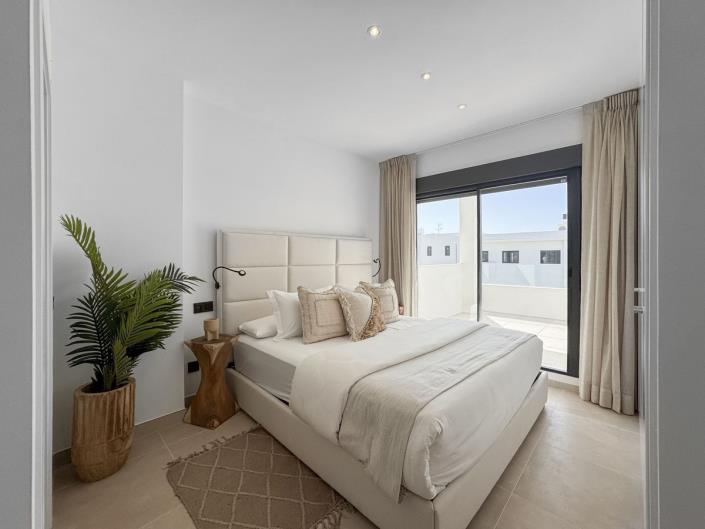 Image No.18-2 Bed Apartment for sale