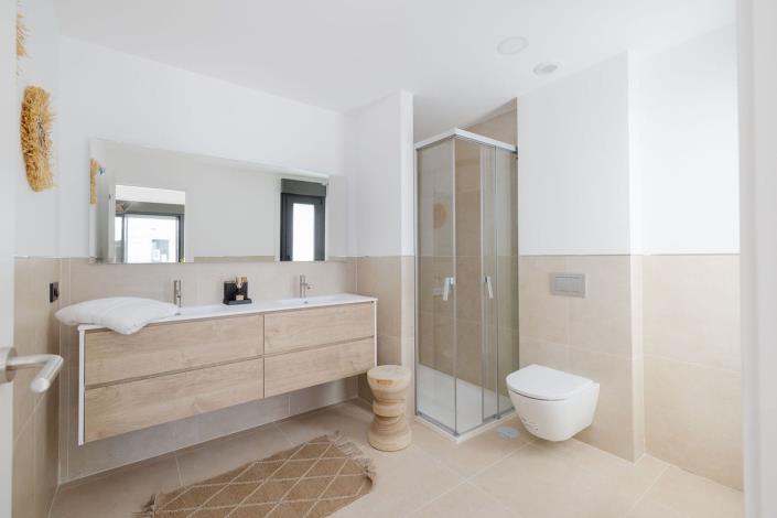 Image No.21-2 Bed Apartment for sale